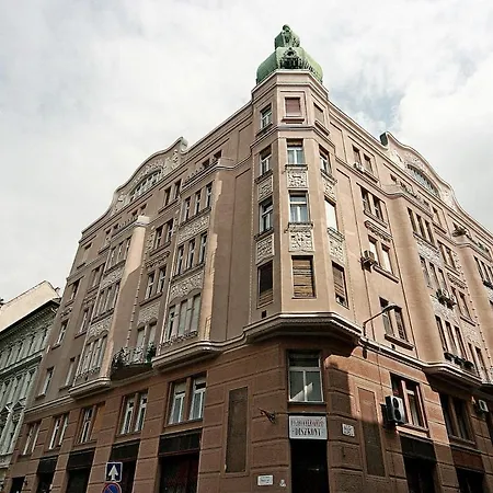 Quite And Cheap In Center B1 Sza Lägenhet Budapest