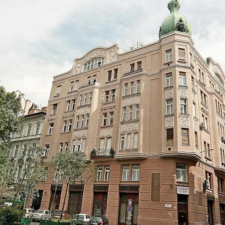 Апартаменты Quite And Cheap In Center B1 Sza