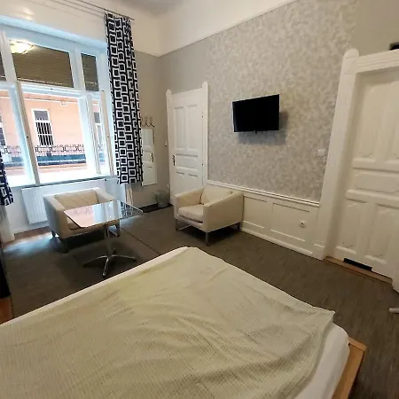 Apartament Quite And Cheap In Center B1 Sza *
